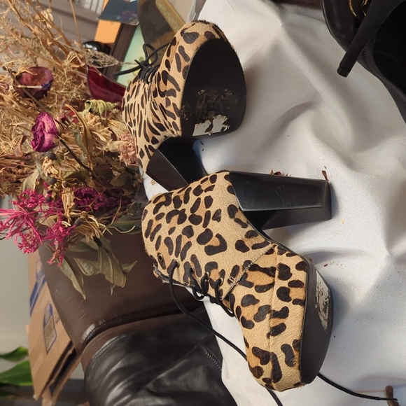 Steve Madden cheetah 🐆 print booties - Picture 5 of 11